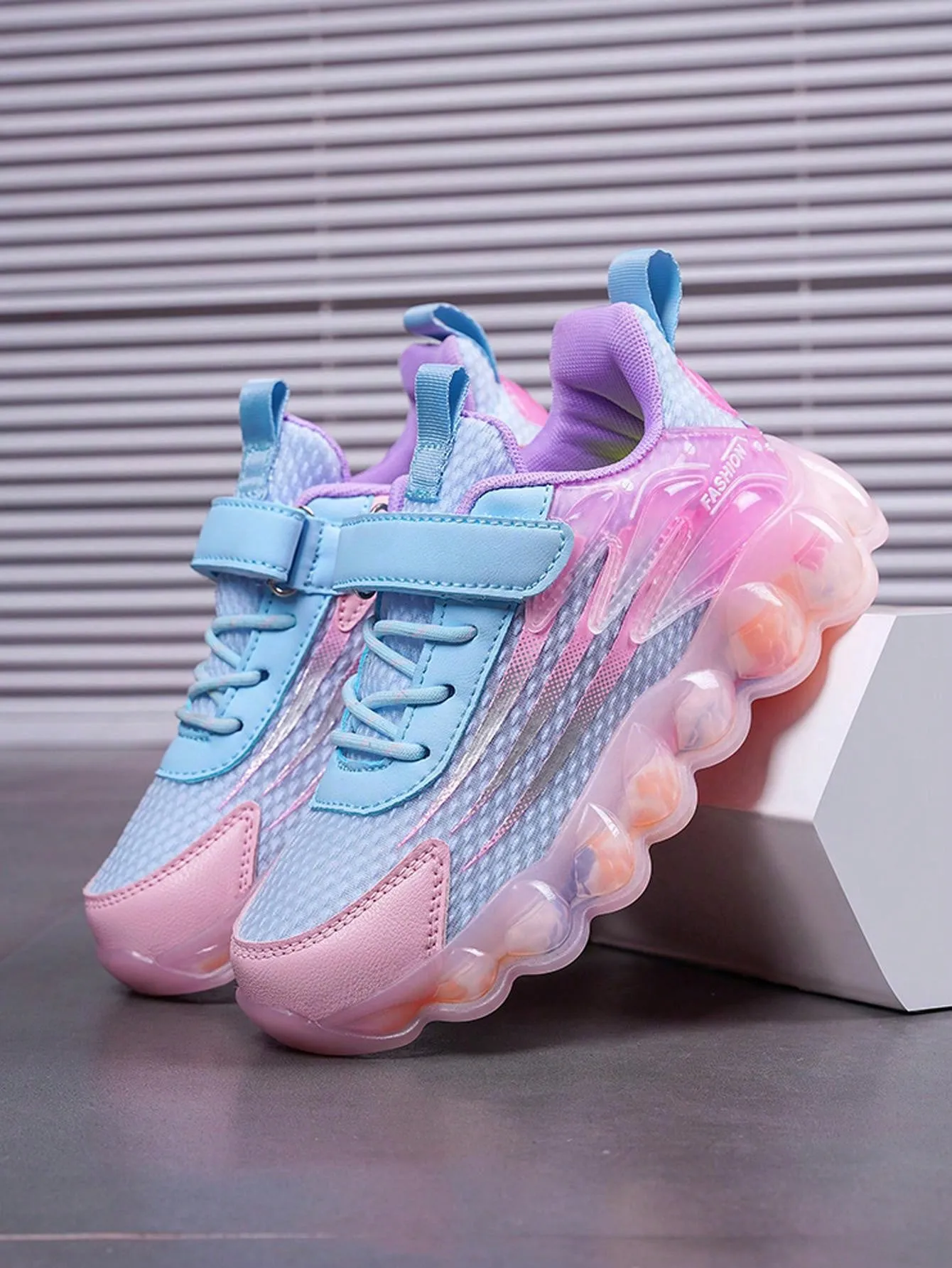 Adorable Breathable Mesh Sneakers for Girls - Lightweight Flat Round Toe Design
