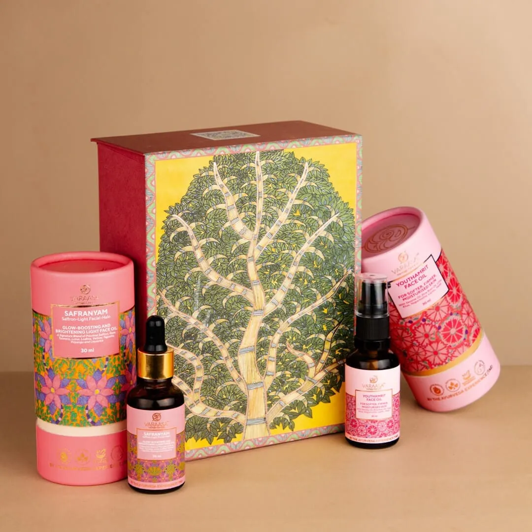 Brighten & Firm Face Oil Duo in a Free Gift Box.
