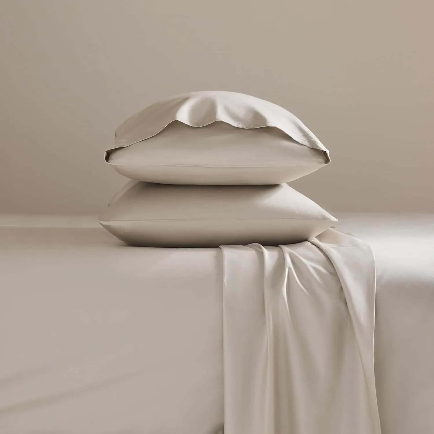 Brooklinen Luxury Sateen Sheet Set - 7 Piece 100% Cotton Bed Sheets - 1 Fitted & 1 Flat Sheet, 4 Pillowcases, 1 Duvet Cover, Soft Sateen Sheets for Ultimate Comfort Queen - Pebble
