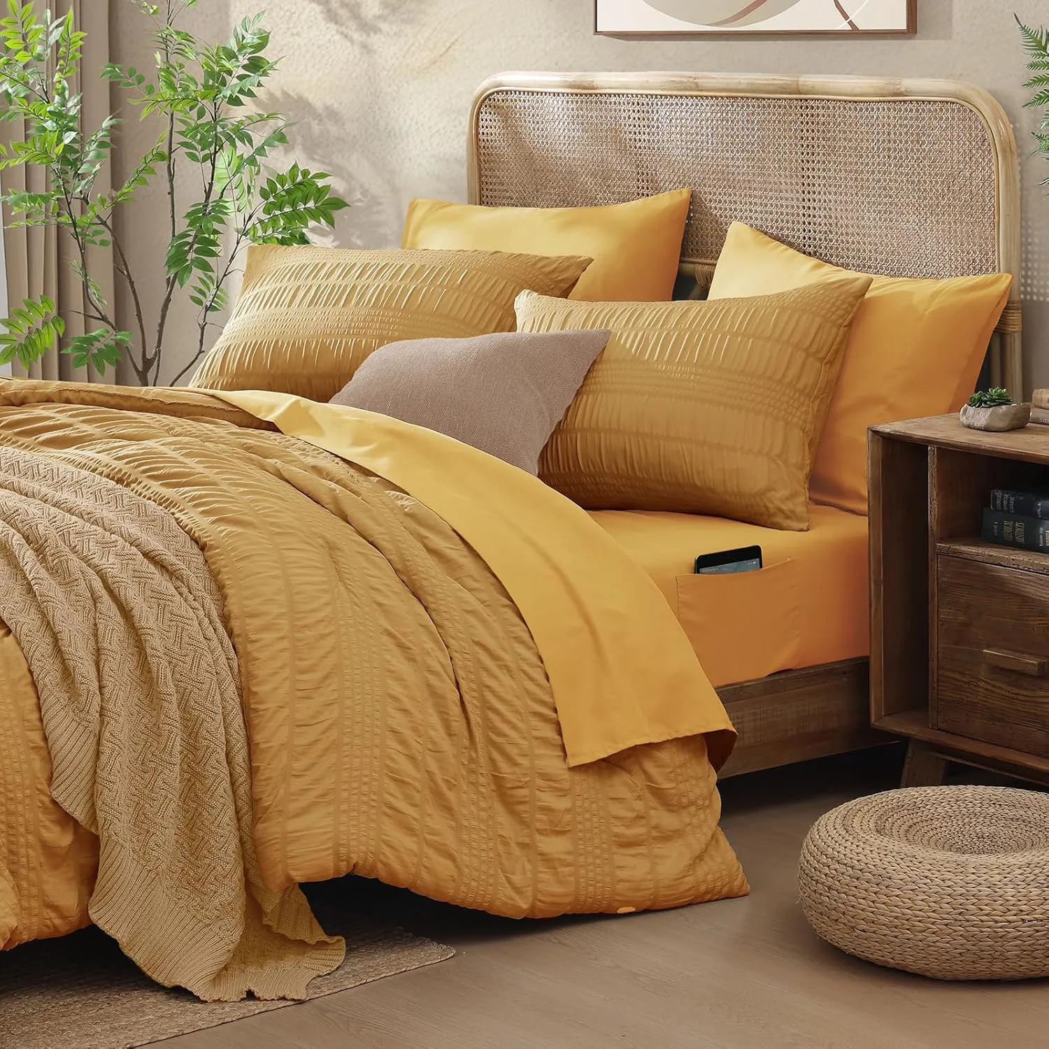 CASAAGUSTO Queen Comforter Set, 7 Pieces Mustard Yellow Seersucker Bed in a Bag Queen Size Soft All Seasons, Bedding Sets with Comforter, Flat Sheet, Fitted Sheet, 2 Pillow Shams, 2 Pillowcases