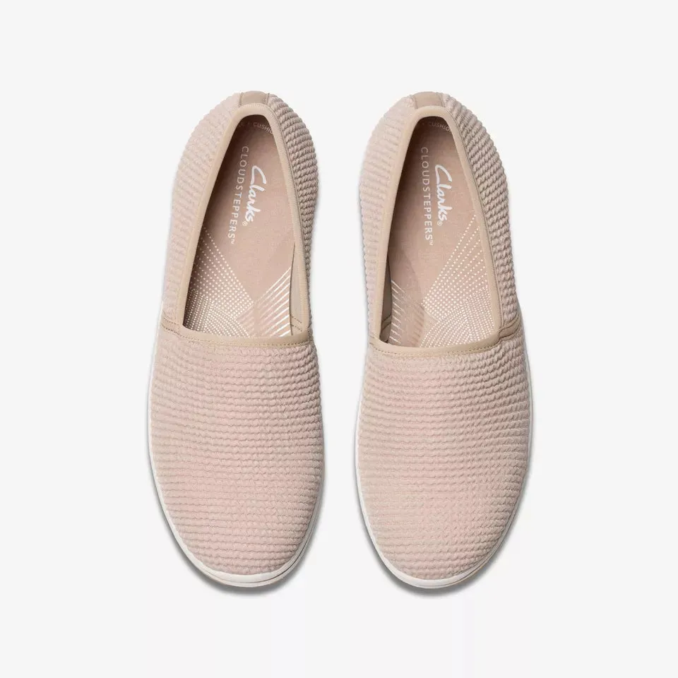 Clarks Women's Breeze Stretch Sand 26182068