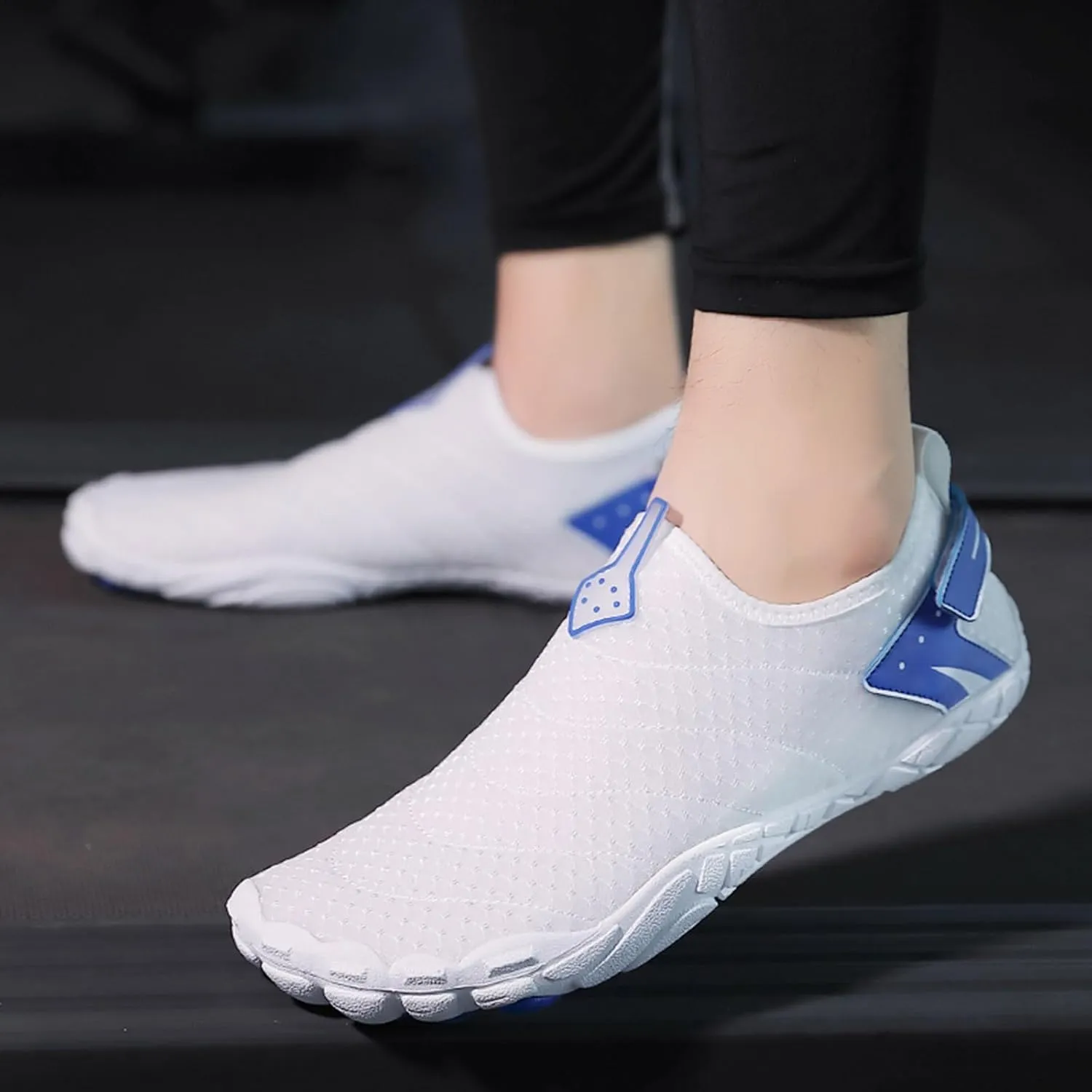 Couples Wading Outdoor Beach Shoes River Shoes Men's and Women's Non Slip Women's Breathable Mesh Casual Sneaker
