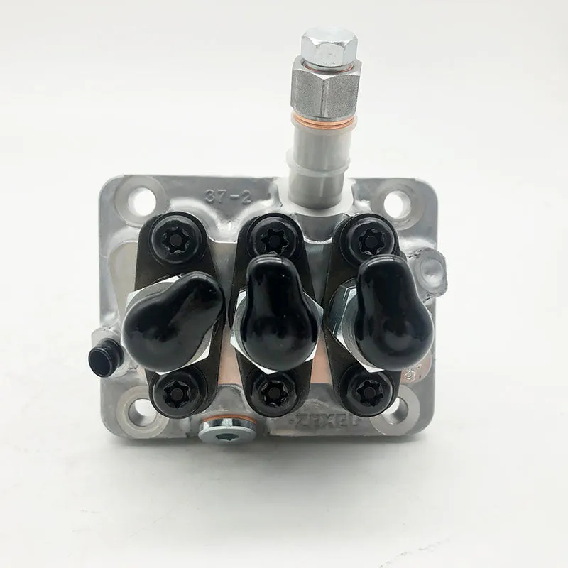 Fuel Injection Pump 16006-51012 for Kubota D722 D750 Diesel Engine Bobcat 453 MT52