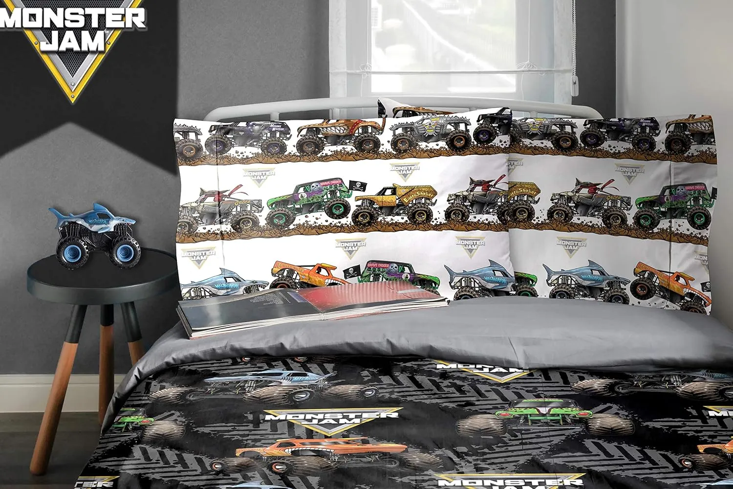 Jay Franco Monster Jam Tracks 5 Piece Full Bed Set - Includes Comforter & Sheet Set - Bedding Features Grave Digger &,Megalodon - Super Soft Fade Resistant Microfiber (Official Monster Jam Product)