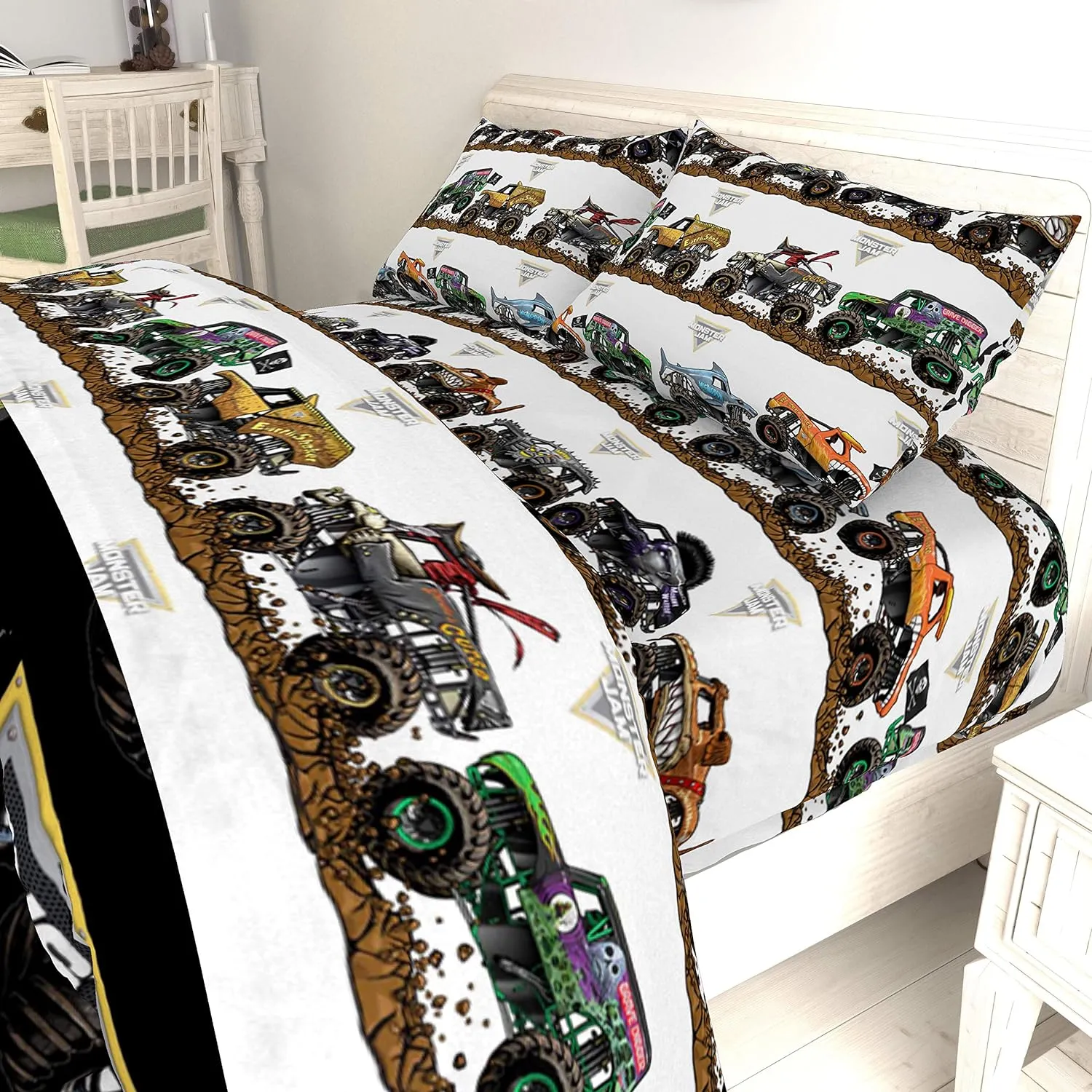 Jay Franco Monster Jam Tracks 5 Piece Full Bed Set - Includes Comforter & Sheet Set - Bedding Features Grave Digger &,Megalodon - Super Soft Fade Resistant Microfiber (Official Monster Jam Product)
