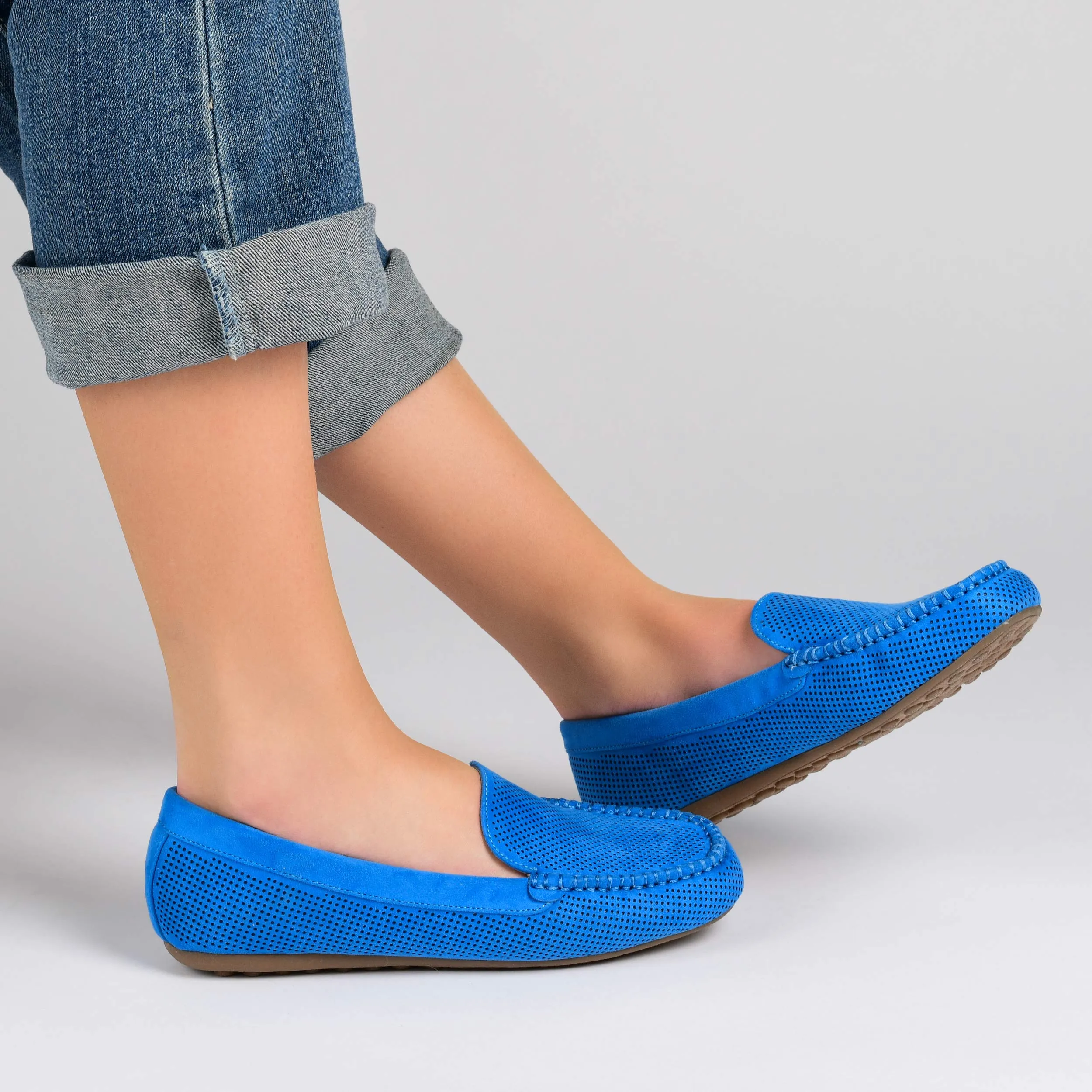 Journee Womens Halsey Wide Width Comfort Insole Slip On Round Toe Loafer