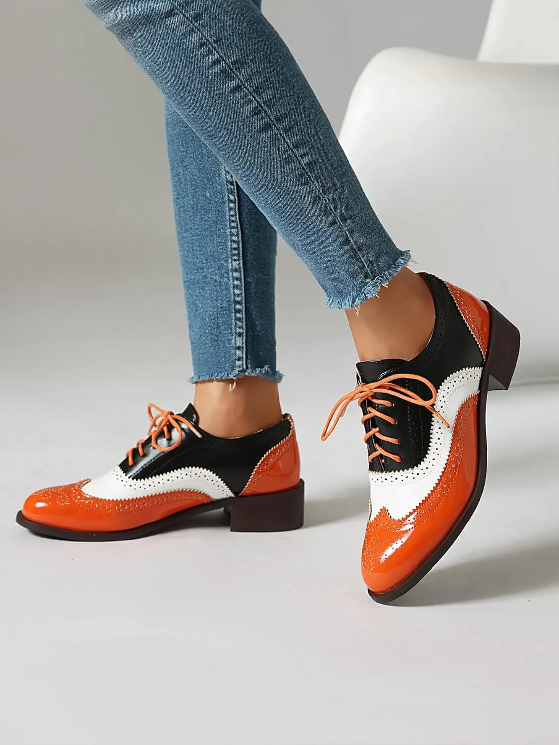Lace-up Wingtips Oxford Shoes for Women Cutout Brogues Saddle Shoes