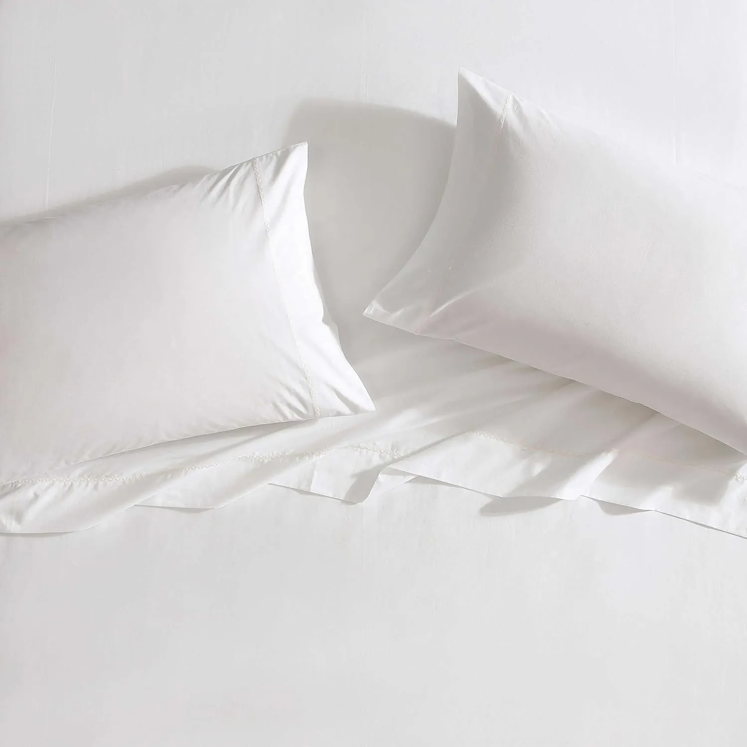 Laura Ashley - Sheet Set, Breathable Cotton Percale Bedding with Matching Pillowcases, Soft Home Decor (Scallop White, Full)