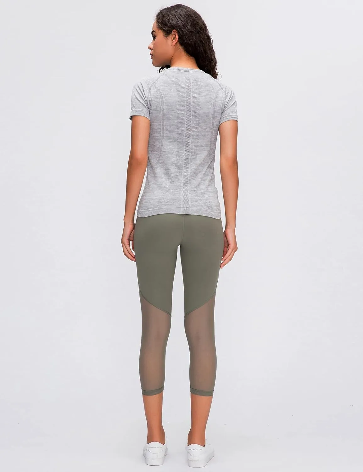LUYAA Women's Workout Tops Long Sleeve Shirts Yoga Sports Breathable Gym Athletic Top Slim Fit