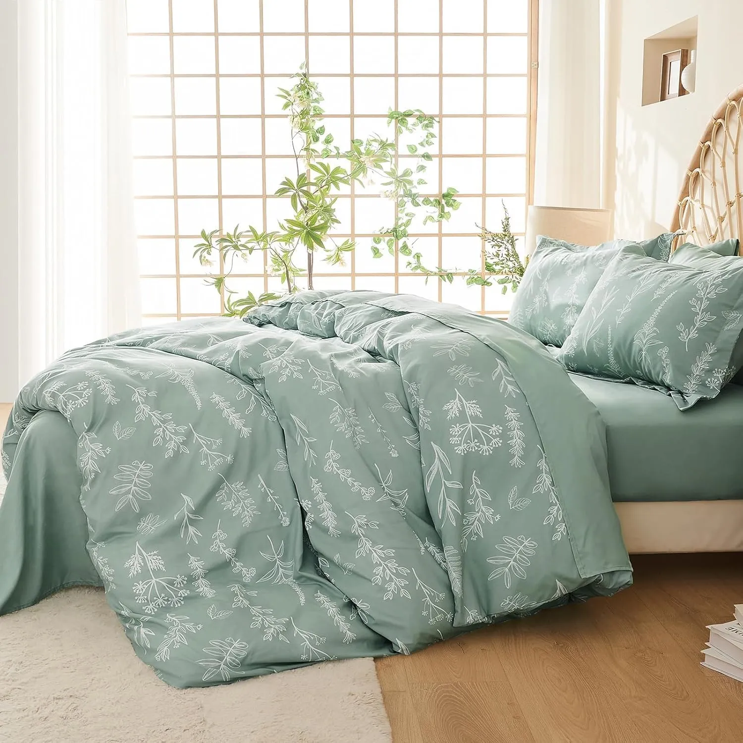MUXHOMO Bed in a Bag Queen 7 Pieces, Sage Green Queen Comforter Set Reversible Botanical Flowers Design, Ultra Soft & Breathable Bedding Sets with Comforter, Sheets, Pillowcases & Shams