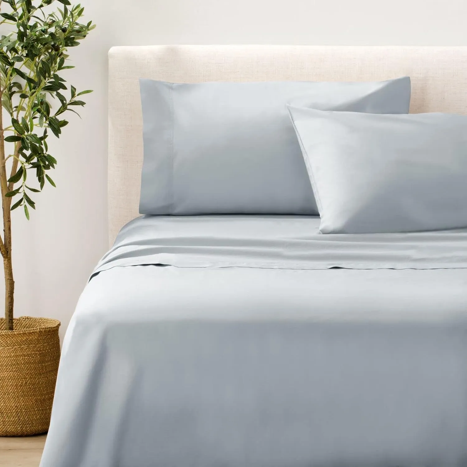 Nate Home by Nate Berkus 200TC 100% Cotton Percale 4-Piece Sheet Set | Crisp, Cool, Breathable Bedding from mDesign - Queen Size - 1 Flat Sheet/1 Fitted Sheet/2 Pillowcases, Heron (Light Blue)