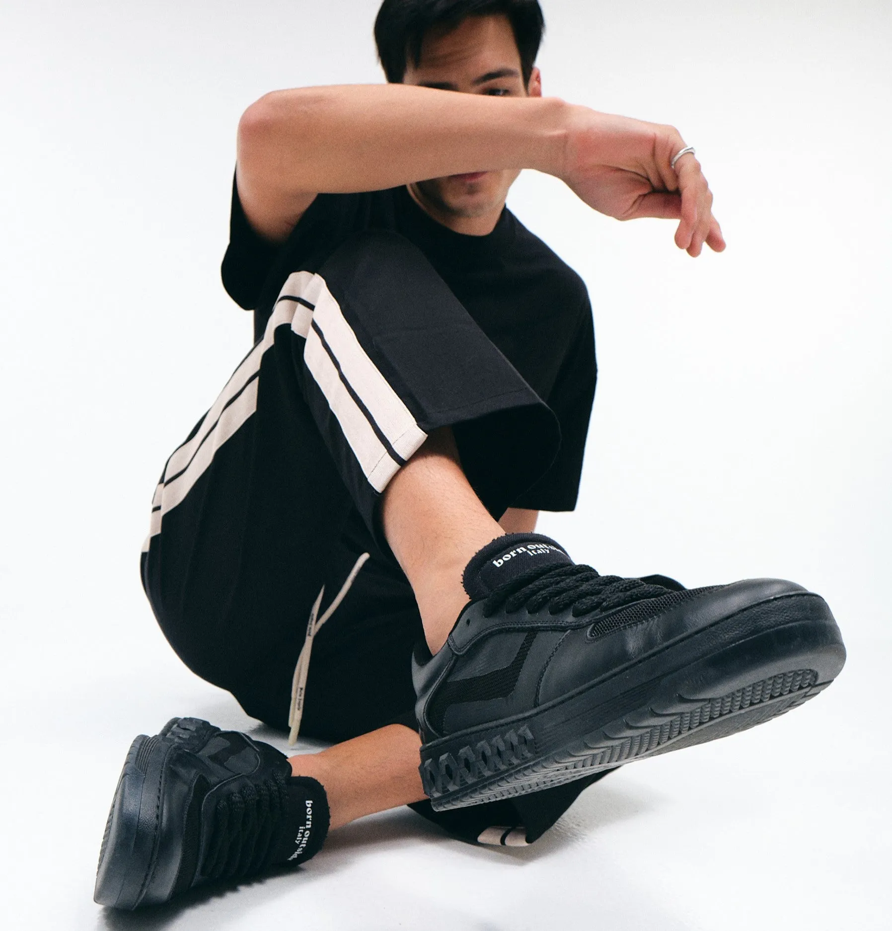 Sneaker 002 - Midnight black