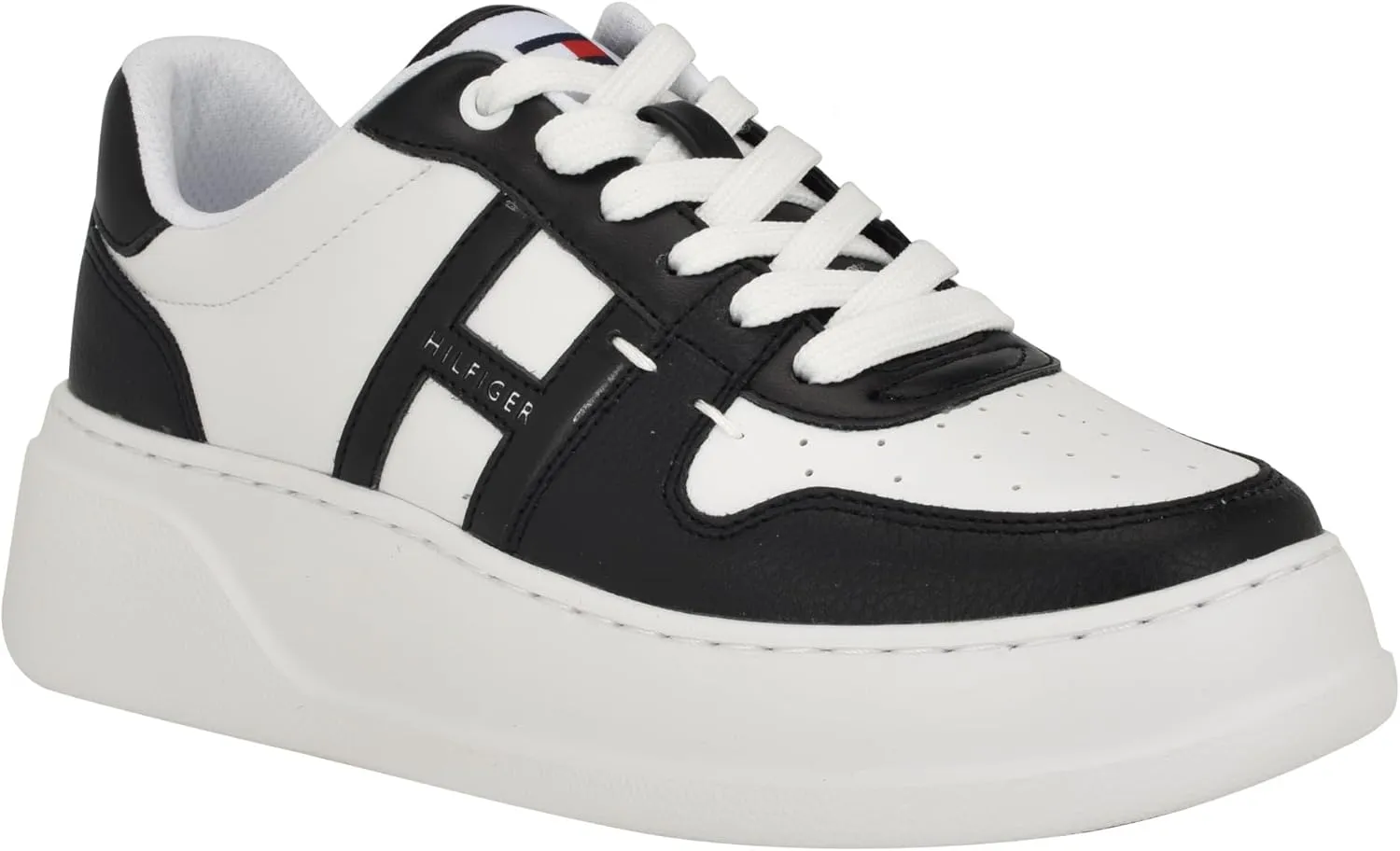 Tommy Hilfiger Women's Giahn Sneaker