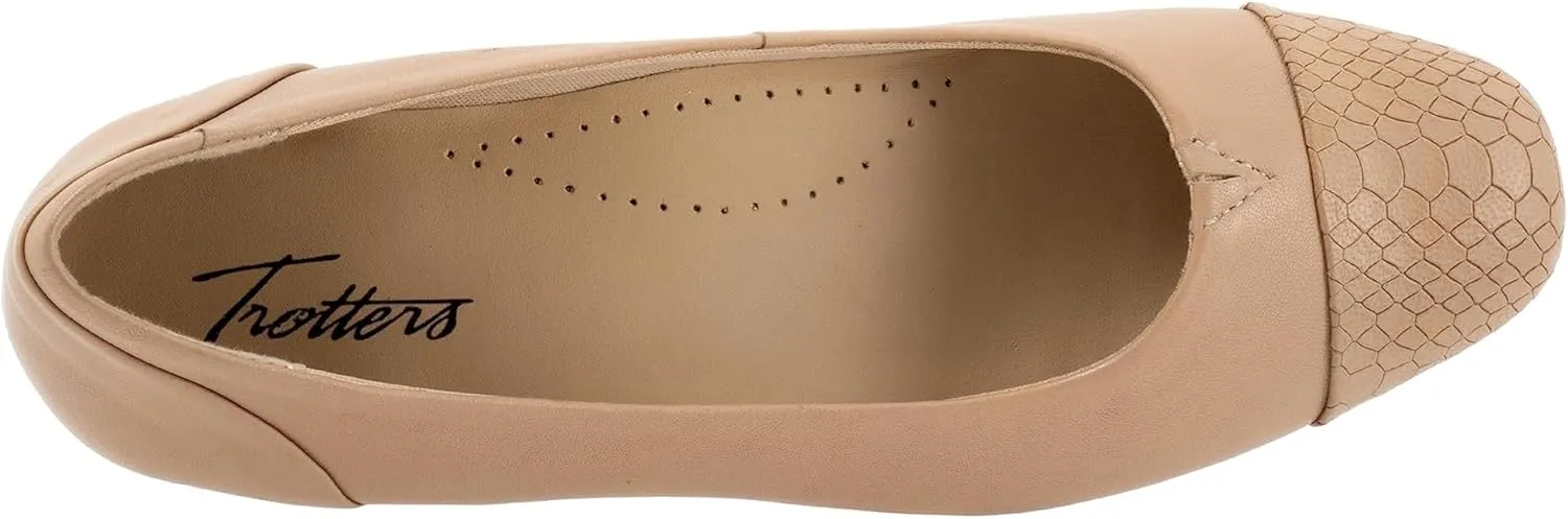 Trotters Women's Daisy Pump