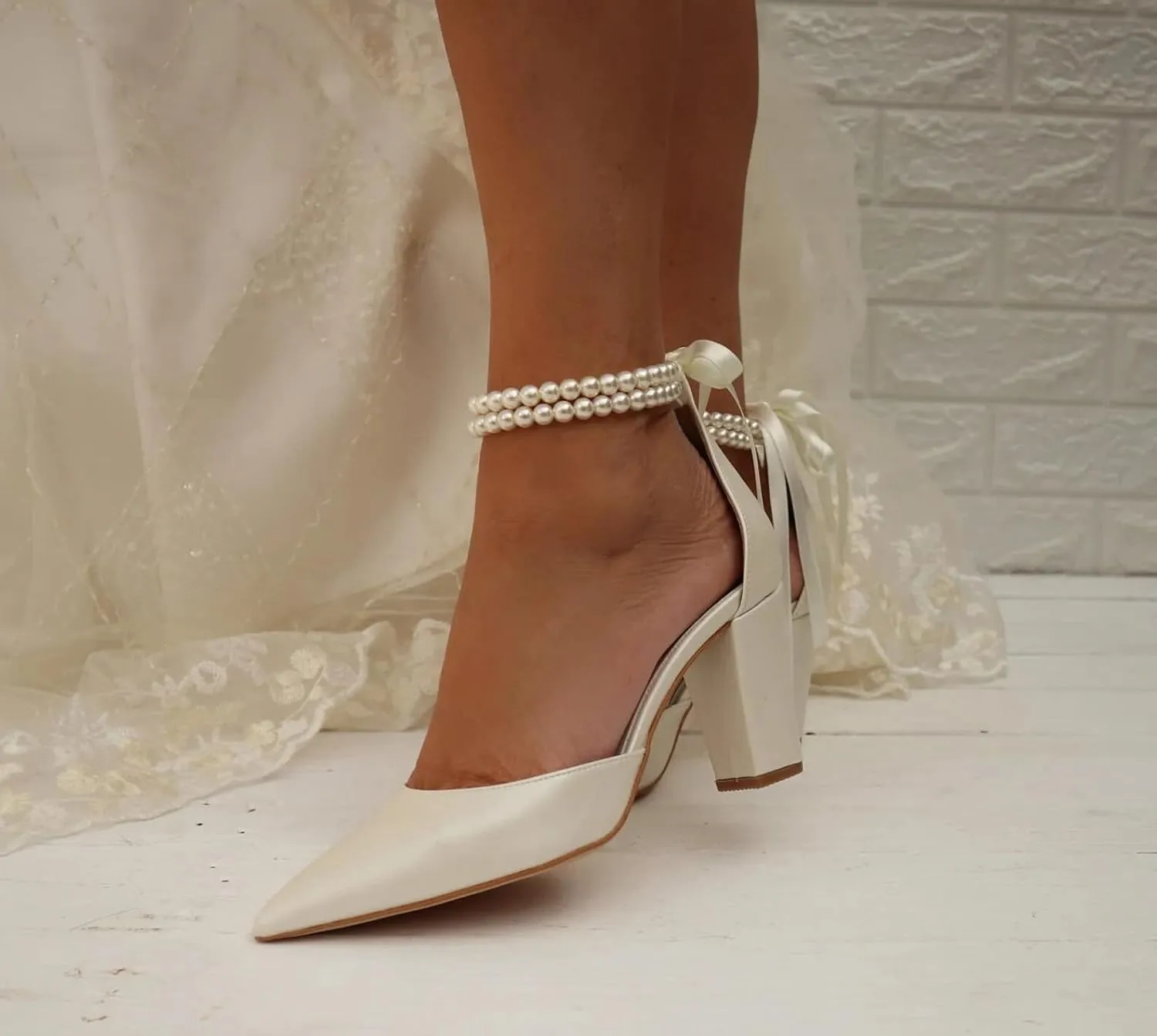 Women's Open Toe Block Heel Pearl Wedding Shoes for Bride Chunky Heeled Sandals Bridal Shoes Pumps