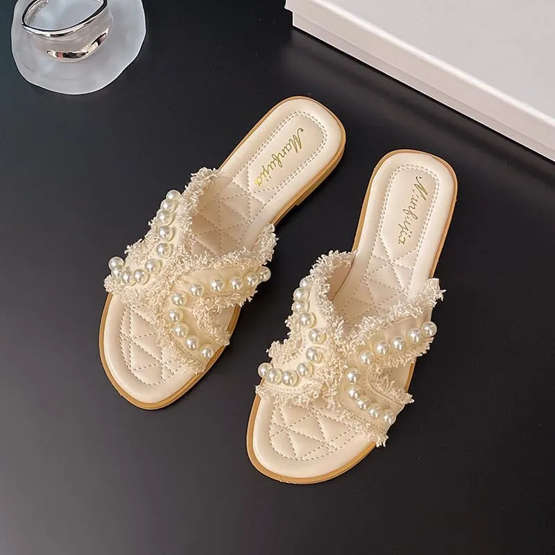 Xiaoxiangfeng cool slippers women's 2025 summer Korean version new outer wear fairy style lady beaded flat heel fashion slippers